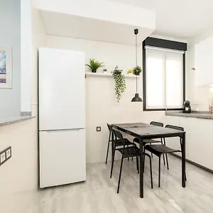 Apartamento -malagasunapts- Stylish Centre Pool&parking, Málaga